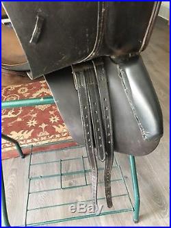 Crosby Prix Des Nations Dressage 17.5, includes leathers and girth Crosby Prix Des Nations Dressage 17.5, includes leathers and girth