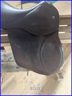 17 1/4 BROWN A J FOSTER LAURICHE Hunt Seat DRESSAGE SADDLE With Girth