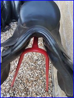 17.5 Champion M Black leather saddle dressage/WH long flaps short girth straps