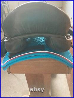 17.5 Custom Saddle Zalud dressage saddle Medium Wide Black Short Roll