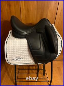 17.5 Devoucoux Makila Harmonie S (2022) Dressage Saddle SEE PROMO IN DESCRIP 17.5 Devoucoux Makila Harmonie S (2022) Dressage Saddle SEE PROMO IN DESCRIP