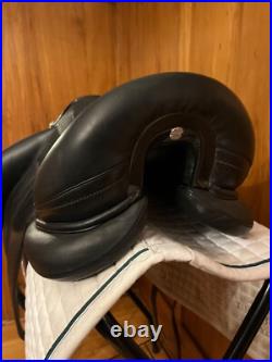 17.5 Devoucoux Makila Harmonie S (2022) Dressage Saddle SEE PROMO IN DESCRIP 17.5 Devoucoux Makila Harmonie S (2022) Dressage Saddle SEE PROMO IN DESCRIP