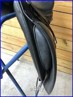 17 Collegiate English Dressage Saddle with Stirrups Leathers and Fleece Girth