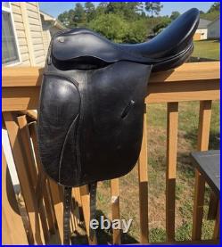 17 Medium Tree Collegiate Dressage Saddle 17 Medium Tree Collegiate Dressage Saddle