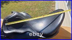 17 Medium Tree Collegiate Dressage Saddle 17 Medium Tree Collegiate Dressage Saddle