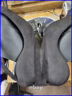18 Arion Dressage Leather Saddle Bundle with 2 girths, saddle pad