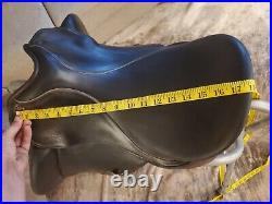 18 Hennig Dressage Saddle Wide Tree (Adjustable)