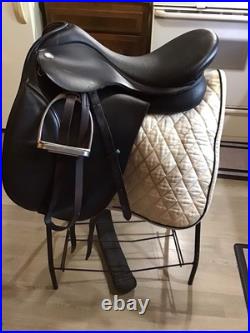 18 Thorowgood Dressage Saddle