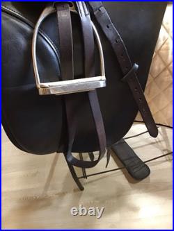 18 Thorowgood Dressage Saddle