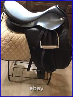 18 Thorowgood Dressage Saddle