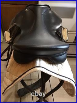 18 Thorowgood Dressage Saddle