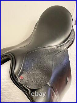 Albion Wide 17.5 Style Dressage Saddle BUNDLE with Leathers, Stirrups, And Girth
