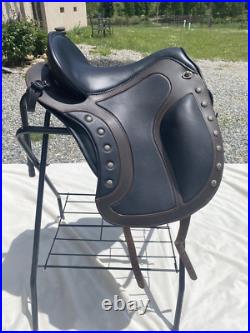 Beautiful and almost brand new Black and Dark Brown DP El Campo Saddle Beautiful and almost brand new Black and Dark Brown DP El Campo Saddle
