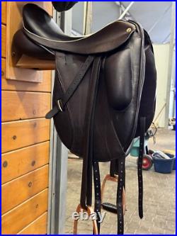 Brown N2 Dressage Saddle 18 Seat MW Tree Short Block Standard Gusset Brown N2 Dressage Saddle 18 Seat MW Tree Short Block Standard Gusset