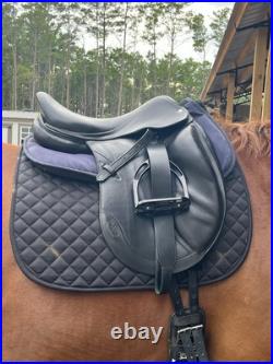 CWD 17.5 SE24 Dressage Saddle CWD 17.5 SE24 Dressage Saddle