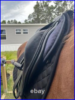 CWD 17.5 SE24 Dressage Saddle CWD 17.5 SE24 Dressage Saddle