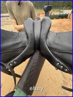 CWD 17.5 SE24 Dressage Saddle CWD 17.5 SE24 Dressage Saddle