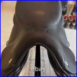 CWD Dressage Saddle, great condition, little use, cover and leathers, 17.5
