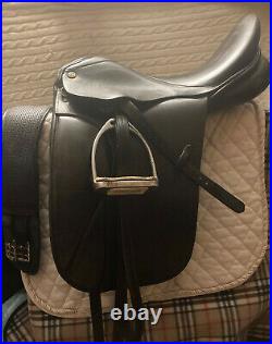 Cliff Barnsby Luxus Dressur Saddle 18 with stirrups, leathers and 50 cm girth