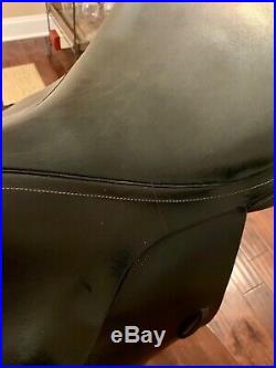 County Competitor dressage saddle 17.5 in leathers, irons and girth included