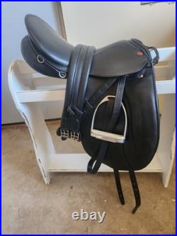 Courbette Berina Dressage Saddle 17.5 Wide Black Leather Excellent Condition USA