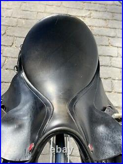 Courbette Bernina 17 Dressage Saddle