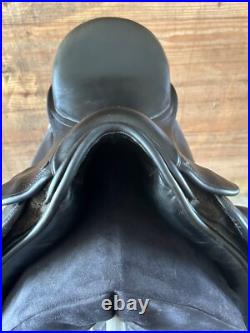 Dressage County Perfection 17.5 MN adjustable flap