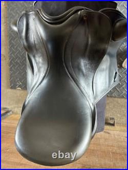 Dressage County Perfection 17.5 MN adjustable flap