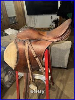 English Saddle And Girth