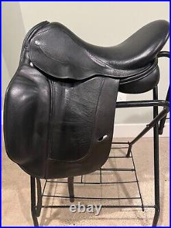 Frank Baines/Aires de Haute 17.5 Dressage Saddle