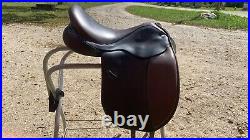 Frank Baines Capriole Dressage Saddle less than 3 years old, 1 owner XW 17