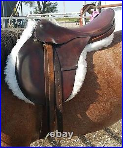 Gidden English saddle Brown Leather 17.5 with girth & irons