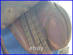 Gidden English saddle Brown Leather 17.5 with girth & irons