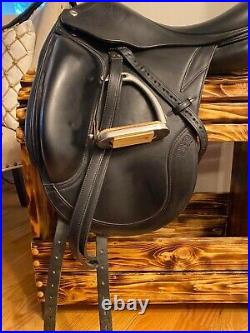 Great Condition 2019 CWD Dressage saddle 18 SEO5 Monoflap with Accessories