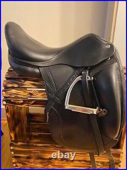 Great Condition 2019 CWD Dressage saddle 18 SEO5 Monoflap with Accessories