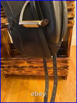 Great Condition 2019 CWD Dressage saddle 18 SEO5 Monoflap with Accessories