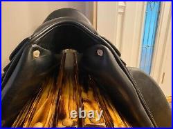 Great Condition 2019 CWD Dressage saddle 18 SEO5 Monoflap with Accessories