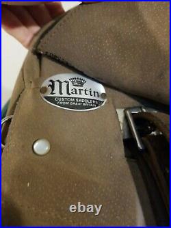 Martin Synthetic Dressage Saddle 17 inch, withGirth and stirrup leathers (box 11)