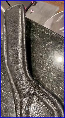 New Fairfax Dressage Leather Anatomical Narrow 30 Black Girth New Fairfax Dressage Leather Anatomical Narrow 30 Black Girth