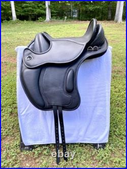 New Leeds Treeless Dressage/Trail Saddle Leather With Adjustable Foam Panels 17 New Leeds Treeless Dressage/Trail Saddle Leather With Adjustable Foam Panels 17
