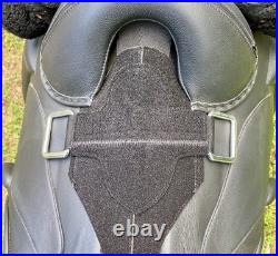 New Leeds Treeless Dressage/Trail Saddle Leather With Adjustable Foam Panels 17 New Leeds Treeless Dressage/Trail Saddle Leather With Adjustable Foam Panels 17