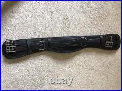 Nunn finer piaffedressage girth 28 (too large for my horse) in great condition