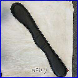PRE-OWNED! Albion Dressage Girth Size 24 Black with tags