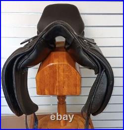 Pegasus butterfly extra deep seat Dressage 17.5