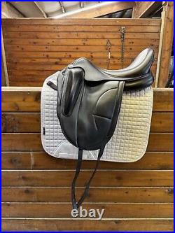 Perfect condition 2022 Arion Dressage Saddle, 18 in seat, D4