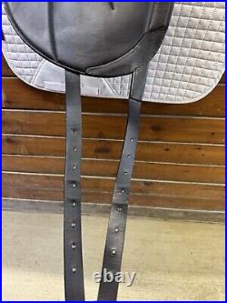 Perfect condition 2022 Arion Dressage Saddle, 18 in seat, D4