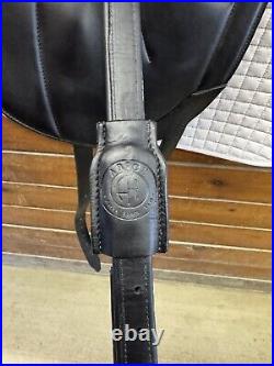 Perfect condition 2022 Arion Dressage Saddle, 18 in seat, D4