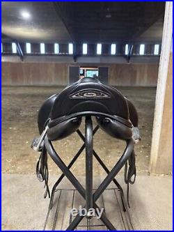 Prestige Helen X Dressage Saddle 17/32 includes anatomical girth