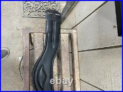 Red Barn Dressage Girth size 28 Excellent condition! Black