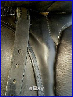 STUBBEN Maestoso Dressage Saddle 18 XW EUC inc. Girth pad irons leathers & cover
